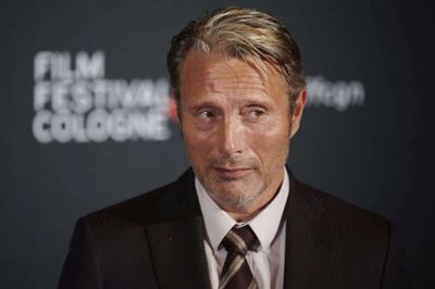Det amerikanske ministerium for indenrigssikkerhed har brugt et klip af en dansende Mads Mikkelsen til at hylde landets immigrationspolitik på X. Det klip vil Zentropa nu have fjernet, lyder det til TV 2. (Arkivfoto).