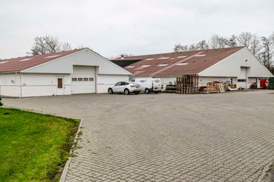 Naboerne er bekymrede for om produktionen skal udvides. Blandt andet fordi virksomhedsejeren har købt en naboejendom.