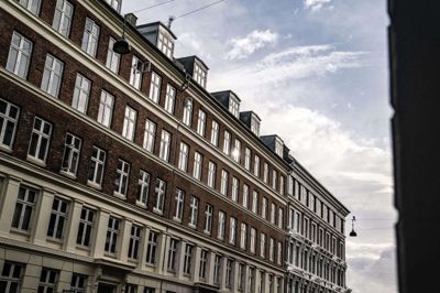 Der ventes at komme flere indbyggere i København, hvilket vil få efterspørgslen på boliger til at stige. I dag er der 346.500 boliger i København blandt andet her i Nansensgade i det indre København. (Arkivfoto).