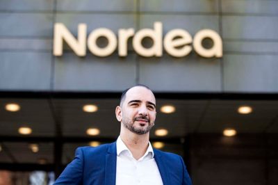 <p class="file-dropover">Bekir Øzkardes fra Nordea i Herning bruger kunstig intelligens hver dag til at lette mange af de administrative opgaver.</p>