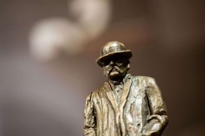 Cavlingprisen uddeles hvert år på Arbejdermuseet i København. Modtageren får en statuette, som forestiller Politikens tidligere chefredaktør Henrik Cavling. (Arkivfoto).