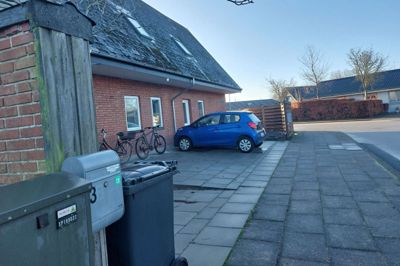 Tværgade 3 i Hammerum. De to postkasser foran huset tilhører lejerne i ejendommen. Husets ejer René Ekholm kan blive tvunget til at nedlægge det ene lejemål efter en afgørelse i Nævnenes Hus.