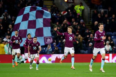 Oliver Sonne scorede sit første Premier League-mål i weekenden, men det var ikke nok for Burnley, der tabte 2-3 på hjemmebane mod Fulham.