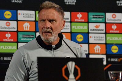 Thorsten Fink fik halvandet år som cheftræner i Genk. (Arkivfoto).