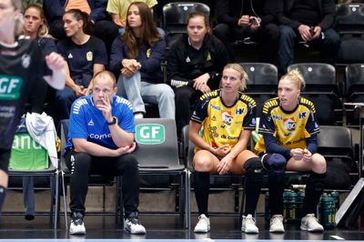 Den 52-årige rutinerede Ikast-træner vandt det danske mesterskab med København Håndbold i 2018. Derudover har han været træner i flere danske klubber samt i Norge og Tyrkiet.