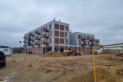 Det er i stueetagen i dette byggeri mellem Viborgvej og Krarupsvej, at den nye Rema 1000 kommer til at åbne i marts 2026.
