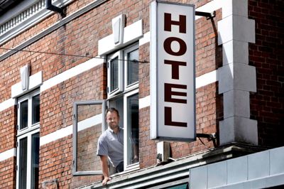 Hoteldirektør Jesper Olesen og Herning City Hotel er en del af Small Danish Hotels, som snart skifter navn.