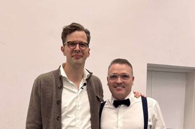 Michael Valbjørn stiller op for Liberal Alliance. Her ses han med partileder Alex Vanopslagh (til venstre).