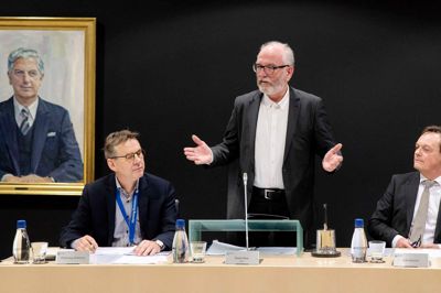 Fem gange nåede Johs. Poulsen at indlede et konstituerende byrådsmøde som det længst siddende medlem - her i 2021. Borgmester blev han aldrig, men indflydelsen på Hernings udvikling blev alligevel stor hen over 44 år.