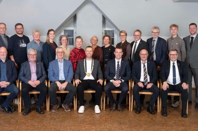 Den nye kommunalbestyrelse på Mors markerede begyndelsen på en ny fireårig periode med fokus på børn, kultur, bæredygtighed og lokalt engagement. Foto: Morsø Kommune