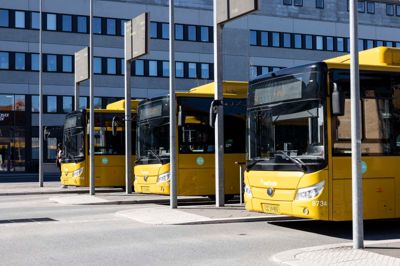 Ordningen »Herning Fri«, der tilbyder gratis buskørsel for unge og pensionister med bopæl i Herning Kommune, kan ikke bruges af borgerne i blandt andet Sunds, Ilskov, Haderup og Kibæk - og det har skabt en del utilfredshed.
