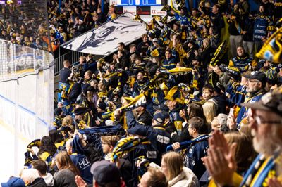 Det svingede frem og tilbage på måltavlen i løbet af kampen mod Odense Bulldogs. Med 24 sekunder igen kunne udeholdet ane et comeback til allersidst, da de reducerede til 6-5, efter at have været bagud 6-3 med fire minutter tilbage. Hjemmeholdet fik dog hevet sejren i hus.