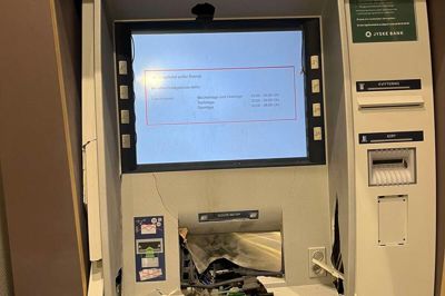 Jyske Banks hæveautomat er ilde tilredt efter lørdagens angreb.