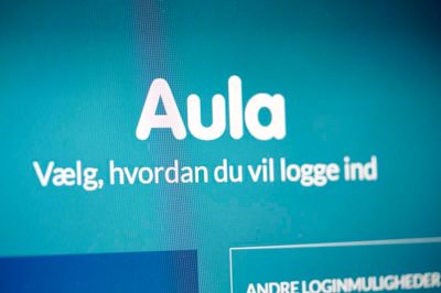 Et planlagt tiltag om kraftigt at beskære adgangen til internetsider på Herning Kommunes folkeskoler er sat i bero. Det fik forældre besked om på Aula fredag eftermiddag.