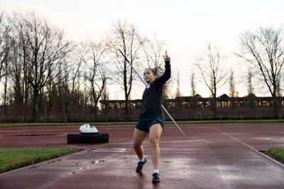 Spydkast er en af Laura Lee Jensens favoritdiscipliner i atletik. Hun et af de unge talenter i Herning GF Atletik & Motion.