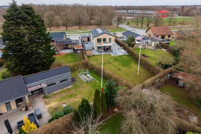 Herning Kommune har tabt en klagesag ved Nævnenes Hus, som har truffet afgørelse om, at en tidligere byggetilladelse til et nybygget tofamiliershus på H.P. Hansens Vej er ugyldig. Naboerne er især irriterede over den 22 kvadratmeter store altan, hvorfra tilflytterne kan se ned i alle omkringliggende haver.