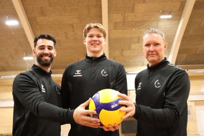Ky Landers, Thomas Mckinney og Cameron Edwards - tre australiere på volleyeventyr i Ikast KFUM Volleyball.