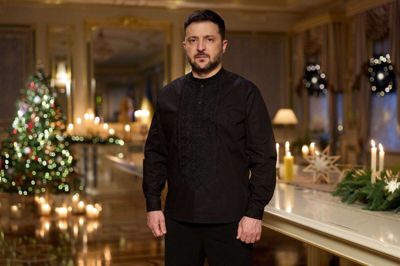 Volodymyr Zelenskyj, der her ses holde sin tale op til julen, regner med et møde med Donald Trump på søndag.
