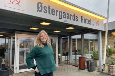 Lotte Østergaard har kun besøgt hotellet to gange siden familien forlod det i 90'erne - til en konfirmation og interviewet til denne artikel.
