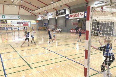 Fjends Julecup var en kærkommen chance for at få sig rørt og måske få løsnet lidt af julesulen fra nogle hårde festdage.