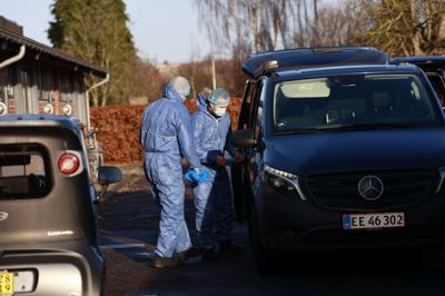 Fyns Politi efterforsker drabet på en 77-årig mand på Sandalsvej i Svendborg. Politiet rykkede tirsdag ud til adressen på Sandalsvej i Svendborg, da den ældre mand var fundet død i hjemmet.
