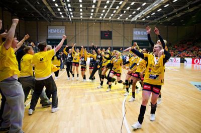 Ikast Håndbold vandt tirsdag bronze-kampen ved Final4 efter en tæt dyst mod Viborg. Det var en god opmuntring efter et stort nederlag til Odense i semifinalen dagen før.