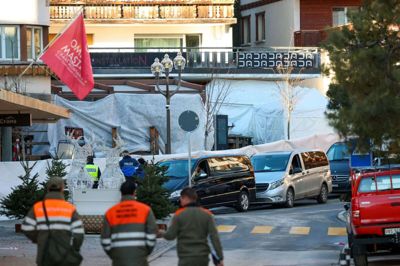 Ulykken i Crans-Montana skete under en nytårsfest natten til torsdag på baren Le Constellation Bar and Lounge. Foto: Denis Balibouse/Reuters
