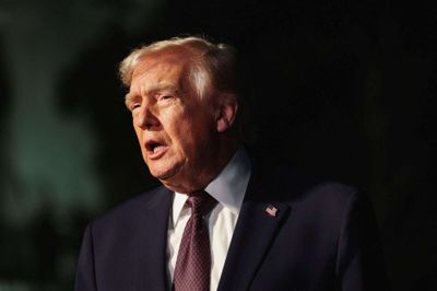Donald Trump har givet virksomheden HieFo Corp 180 dage til at afhænde alle aktiver og interesser i Emcore, der leverer produkter til navigation inden for luftfart og forsvar. (Arkivfoto).