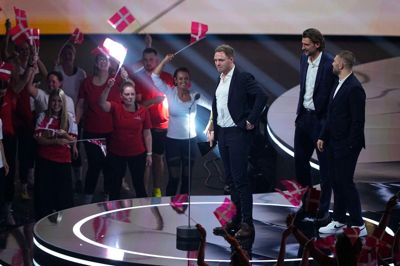 Blue Fox-kaptajn Morten Poulsen (i.m.) tog på vegne af det danske ishockeylandshold ordet, da der skulle takkes for »Intet er umuligt«-prisen. Også landsholds- og Blue Fox-kollegerne Mathias Seldrup og Mathias Bau Hansen var på scenen for at modtage den flotte pris.