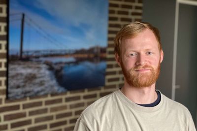 Mads Emil Dam-Justesen begyndte 1. december som bevægelsesmedarbejder i Ringkøbing-Skjern Kommune. Han står blandt andet bag fem »Træn med«-arrangementer som optakt til Royal Run i Ringkøbing - det første finder sted lørdag 10. januar i Videbæk.