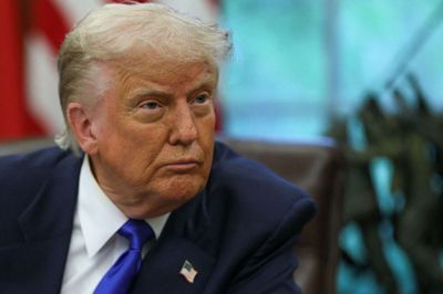 USA's præsident, Donald Trump, i Det Hvide Hus. Internt i hans regering foregår der drøftelser om at sende et større engangsbeløb til alle grønlændere, fortæller anonyme embedsmænd. (Arkivfoto).