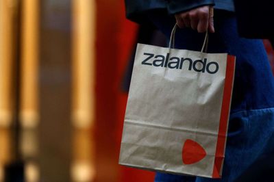Modeplatformen Zalando lukker et tysk logistikcenter, hvor 2700 ansatte arbejder. (Arkivfoto).