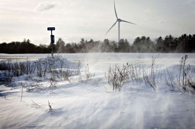 Der ventes at falde store mængder sne det kommende døgn, hvilket med vinden kan få sne til at fyge - som her mellem Ringkøbing og Tim i januar. (Arkivfoto).
