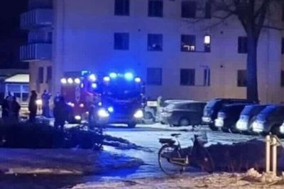 Brand & Redning Midtvest måtte indkalde ekstra mandskab til branden søndag aften i en p-kælder på Thyrasvej.