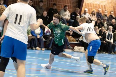 Kampen i 3. division mellem Sparkær/Mønsted og Stoholm sluttede 34-40.