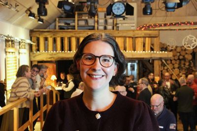 Stine Rathcke Vestergård er ansat som projektleder i foreningen Ry Plus. Hendes første opgave bliver at arrangere byens store fastelavnsfest.