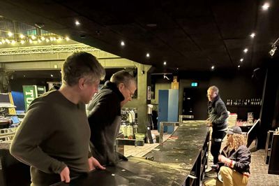 Fermaten fortsætter med koncerter under ombygningen. Men det bliver ikke med den normale bar, som for nyligt blev revet ned. I stedet opsættes en midlertidig bar et andet sted i koncertlokalet.