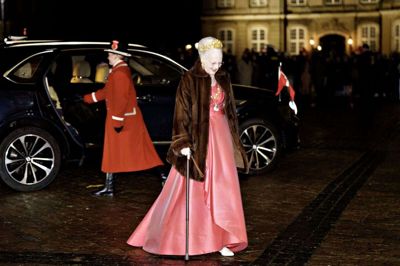 På årets første dag ankom dronning Margrethe til den traditionsrige nytårskur på Amalienborg i det indre København. Her var sønnen kong Frederik vært for anden gang. Den tjans overtog han fra dronning Margrethe, da hun abdicerede for to år siden. (Arkivfoto).