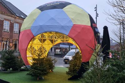 Herning Cityforening har genbrugt en del af juleudsmykningen i forbindelse med EM i herrehåndbold.
