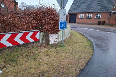 Viborg Kommune har modtaget en mail fra politiet med påbud om fjernelse af seks skilte i Tange, blandt andet tre steder på Tange Søvej.