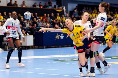 Julie Scaglione scorede syv mål, da Ikast Håndbold i oktober pressede Brest Bretagne hårdt i IBF Arena. Ikast var endda foran 22-16 kort inde i anden halvleg, men tabte 33-36.