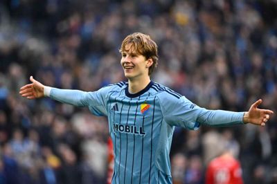 August Priske har været en markant profil i svensk fodbold i halvandet år og blev delt topscorer i Allsvenskan i 2025-sæsonen. I dag ventes hans skifte til Birmingham City i den næstbedste engelske række at falde på plads.