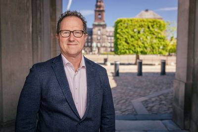 Ifølge Karsten Bo Larsen - der er forskningschef hos Cepos - er det nødvendigt at tage højde for elevernes sociale baggrund, når man sammenligner skoler.