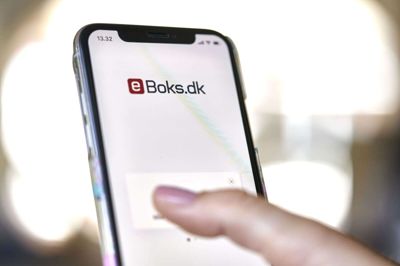Fra 20. januar vil iPhone-brugere kunne få hjælp til at læse og forstå deres digitale post, hvor man ved hjælp af kunstig intelligens kan få opsummeret eller forenklet indholdet. (Arkivfoto).
