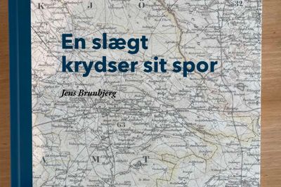 Jens Brunbjerg har skrevet en bog, der blandt andet beskriver sin otte oldeforældre, der har boet indenfor et lille område ved Karup Å.