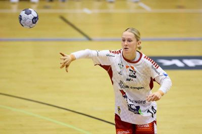 Emma Lindqvist og resten af Ikast-kvinderne tager i aften imod EH Aalborg i Kvindeligaen.