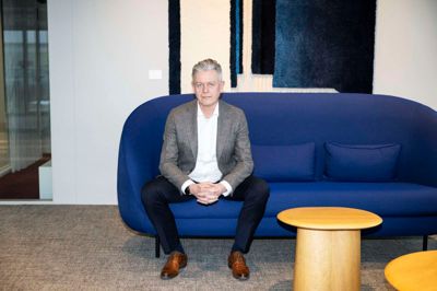 Claus Beier har holdt mange samtaler med medarbejderne i sine første måneder i jobbet som direktør for Ege Carpets, så han har mest mulig viden at lede ud fra.