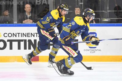 Mathias Bau Hansen (t.v.) og Nick Pastujov afgjorde kampen mod Herlev på en uimodståelig omstilling ni sekunder før tid.