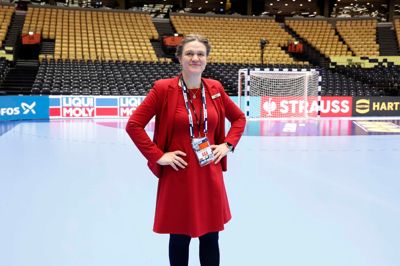 45-årige Astrid Andreassen Weyergang har siden 2015 arbejdet for MCH Messecenter Herning, og EM-slutrunden i Jyske Bank Boxen lige nu er kun den seneste i en lang række af store begivenheder, hun har arbejdet med.