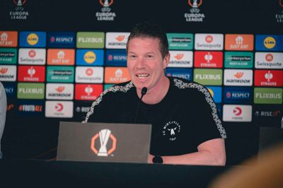 Cheftræner Mike Tullberg og hans spillere vil forsøge at skrive klubhistorie for FC Midtjylland i Norge. Det sker, hvis det lykkes at besejre Brann Bergen og booke en plads i ottendedelsfinalerne i Europa League. Så langt har Ulvene aldrig været i Europa før.